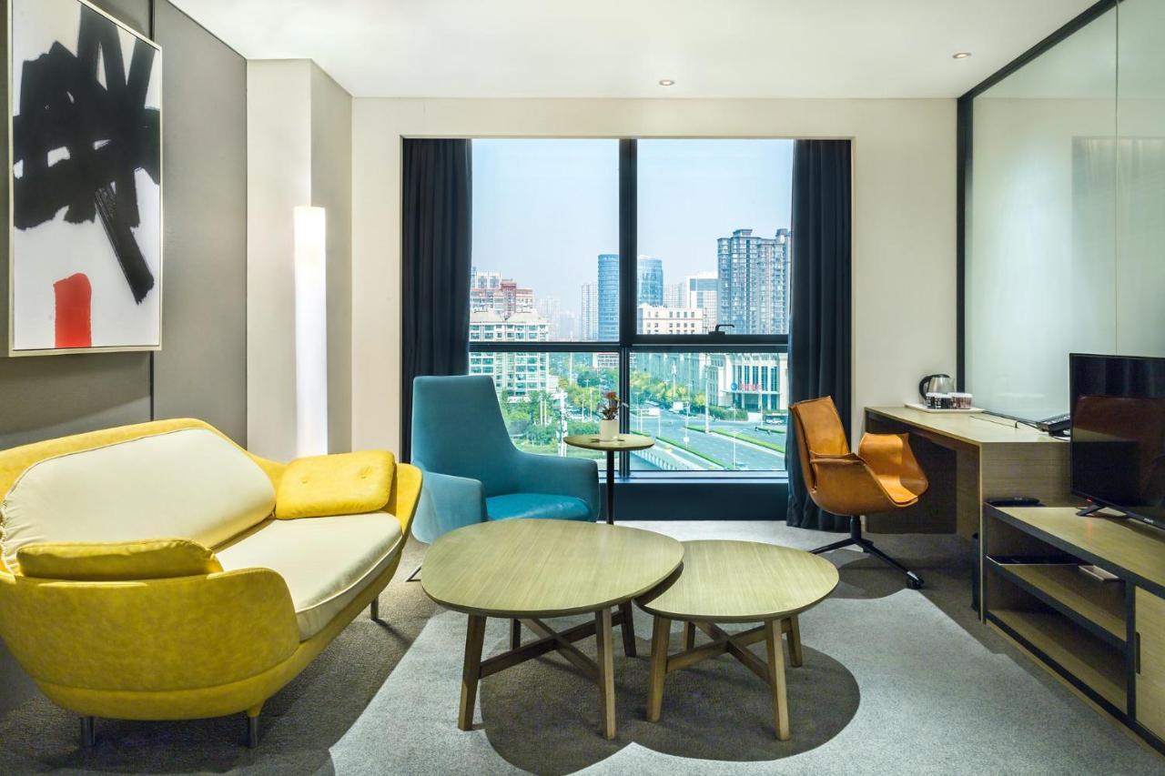 Innside By Melia Zhengzhou Exteriör bild