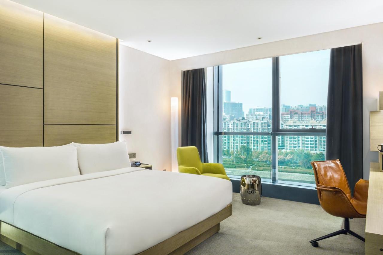 Innside By Melia Zhengzhou Exteriör bild