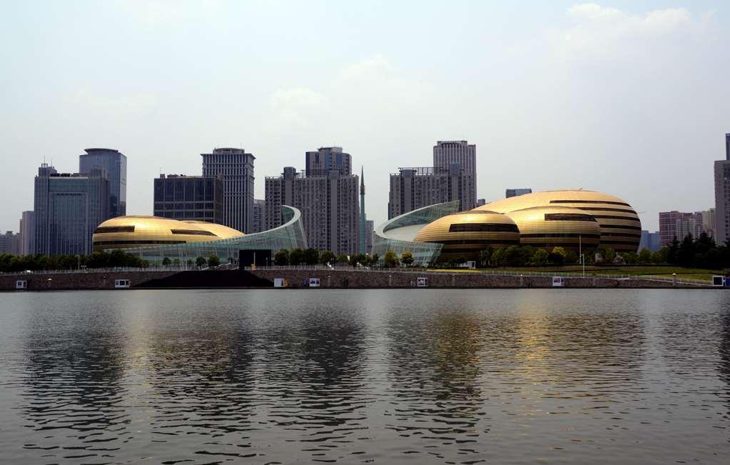 Innside By Melia Zhengzhou Exteriör bild